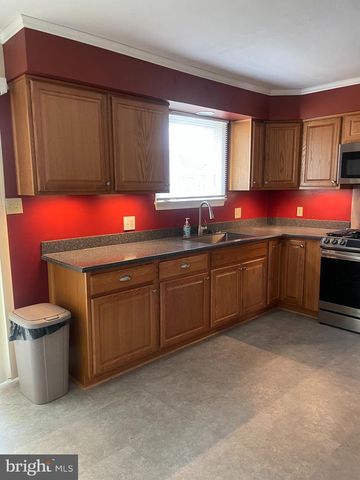 5400-B OXFORD DR, Mechanicsburg, PA 17055