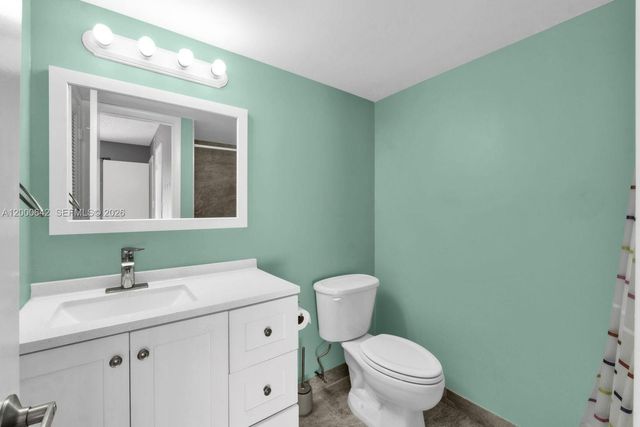 6900 NW 5th St 201, Plantation, FL 33317
