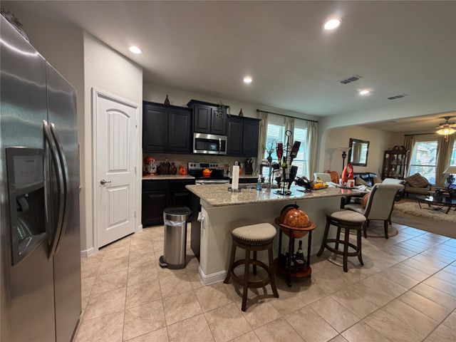 925 Meadow Scape Drive, Fort Worth, TX 76028