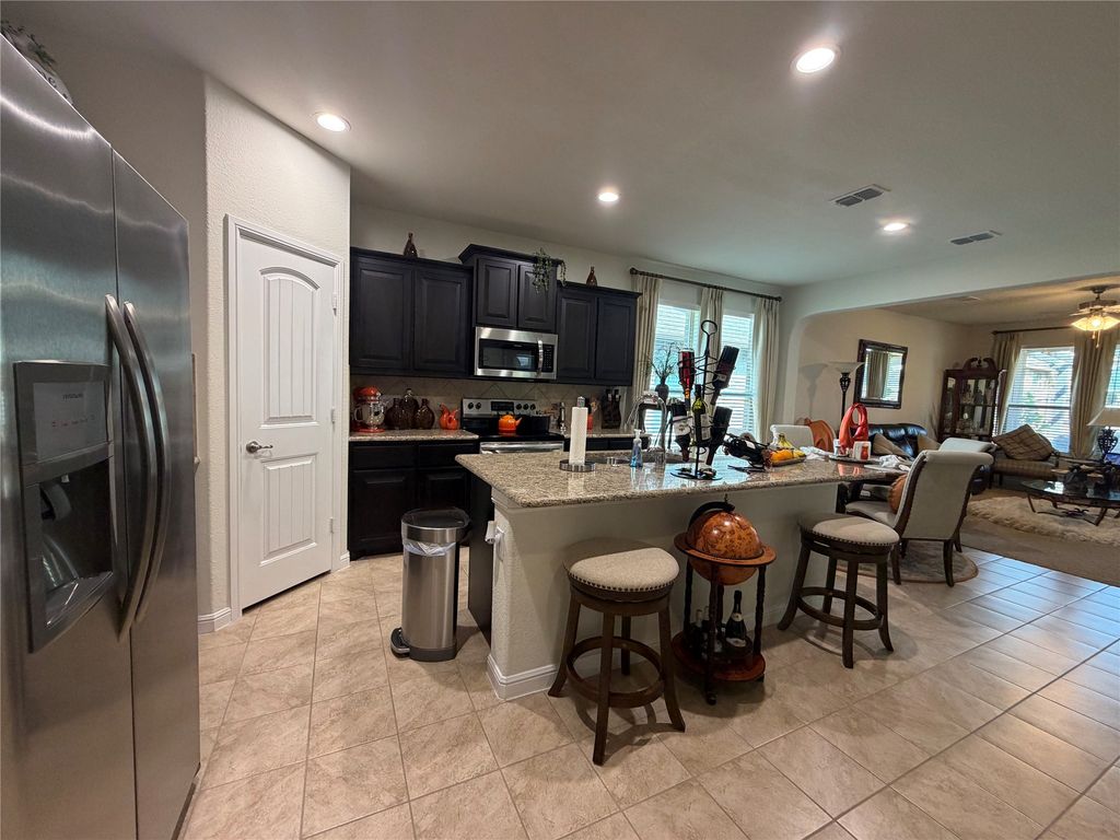 925 Meadow Scape Drive, Fort Worth, TX 76028 — photo 3