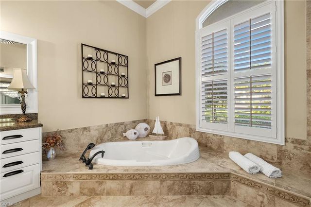 20451 Chapel TRCE, Estero, FL 33928