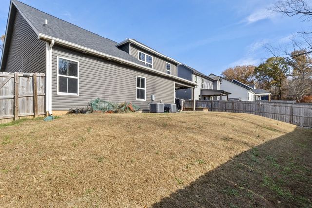 116 Eagles Perch Ln, Clarksville, TN 37040