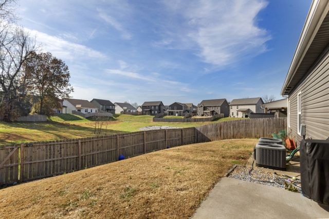 116 Eagles Perch Ln, Clarksville, TN 37040