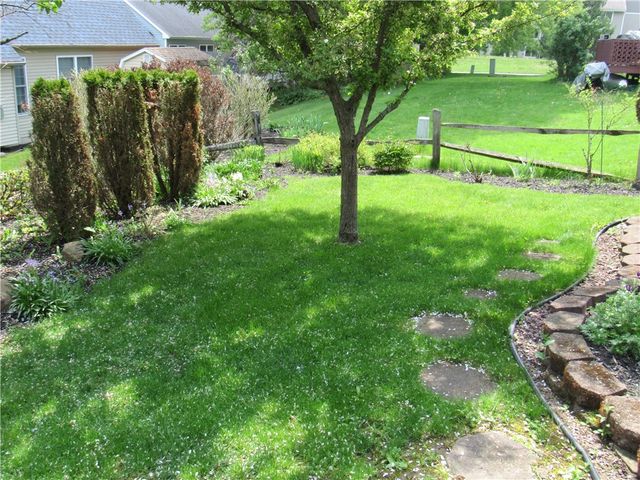 8 Hanningfield Circle, Perinton, NY 14450