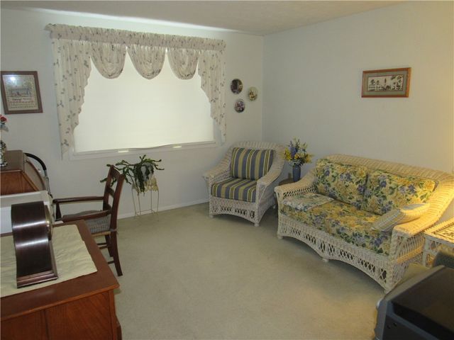8 Hanningfield Circle, Perinton, NY 14450