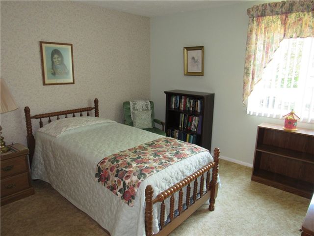 8 Hanningfield Circle, Perinton, NY 14450