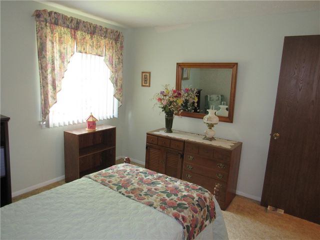 8 Hanningfield Circle, Perinton, NY 14450