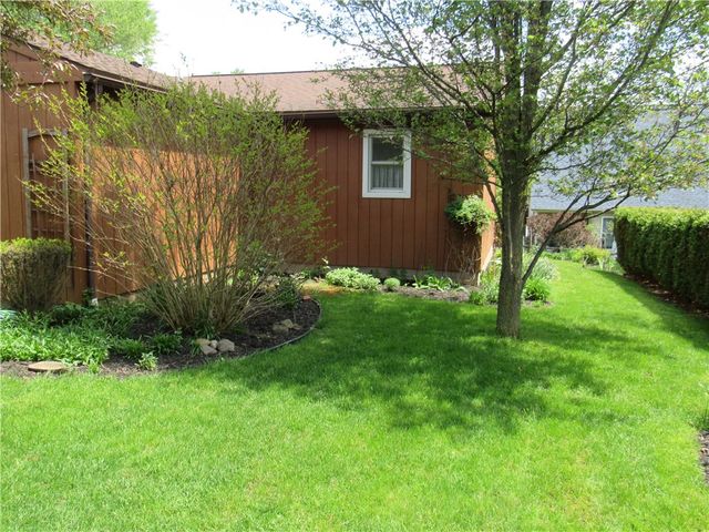 8 Hanningfield Circle, Perinton, NY 14450