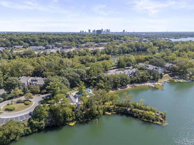 1324 Lake Shore Drive, B, Columbus, OH 43204