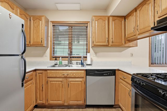 1500 W 96th Place, Crown Point, IN 46307