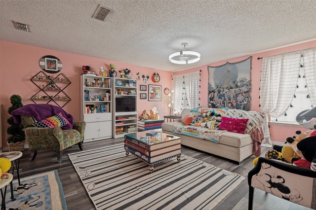 925 Rio Vista Lane, Arlington, TX 76017