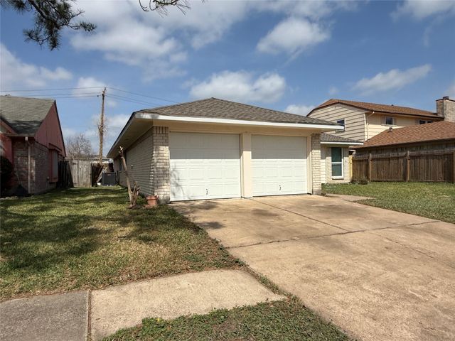 10722 Sashay Drive, Houston, TX 77099