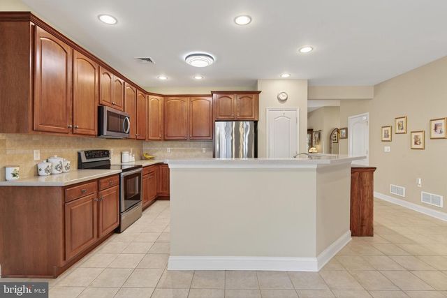 1832 MERCERS ML, Lancaster, PA 17601