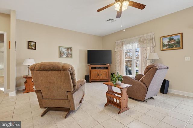 1832 MERCERS ML, Lancaster, PA 17601