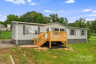21 Toms Road, Candler, NC 28715