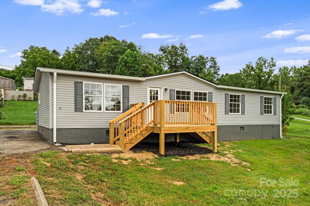 21 Toms Road, Candler, NC 28715