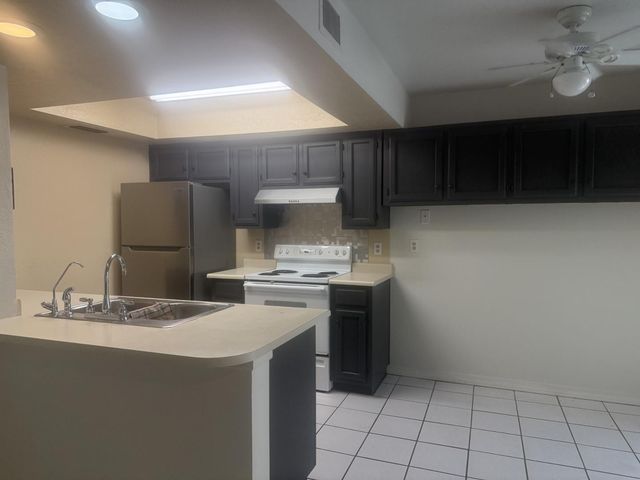 520 N Stapley Drive 116, Mesa, AZ 85208