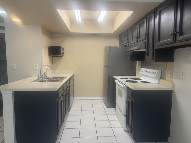 520 N Stapley Drive 116, Mesa, AZ 85208