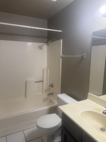 520 N Stapley Drive 116, Mesa, AZ 85208