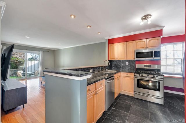 208-11 Estates Drive 23128, Bayside, NY 11360