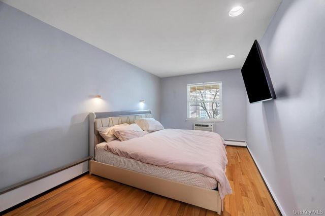 208-11 Estates Drive 23128, Bayside, NY 11360