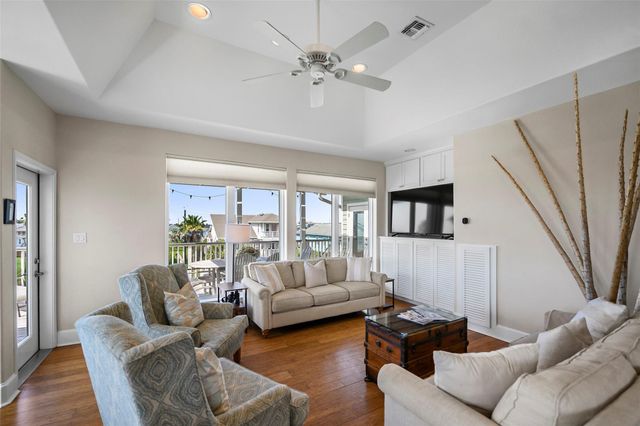 13951 Pirates Beach Boulevard, Galveston, TX 77554
