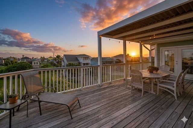 13951 Pirates Beach Boulevard, Galveston, TX 77554