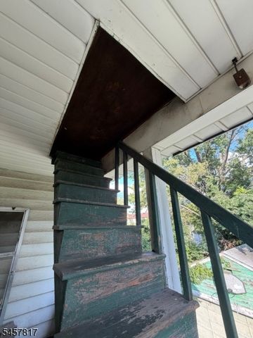 1220 E Henry St, Linden City, NJ 07036