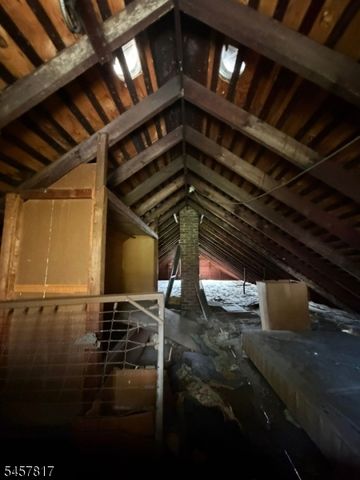 1220 E Henry St, Linden City, NJ 07036