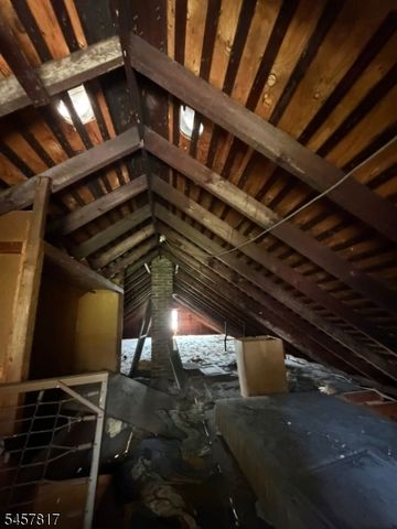 1220 E Henry St, Linden City, NJ 07036