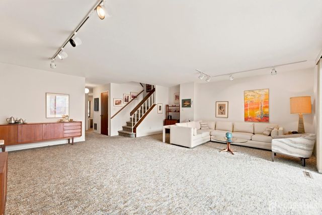 16 Irongate, Metuchen, NJ 08840