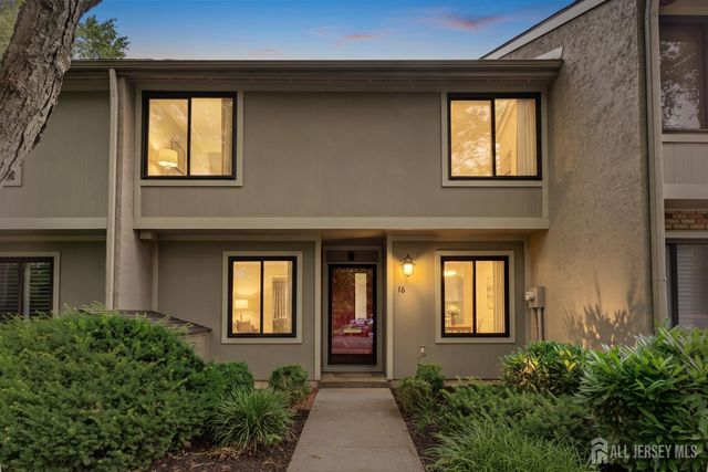 16 Irongate, Metuchen, NJ 08840