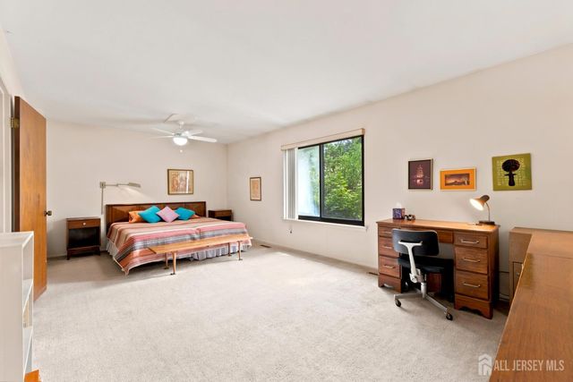16 Irongate, Metuchen, NJ 08840