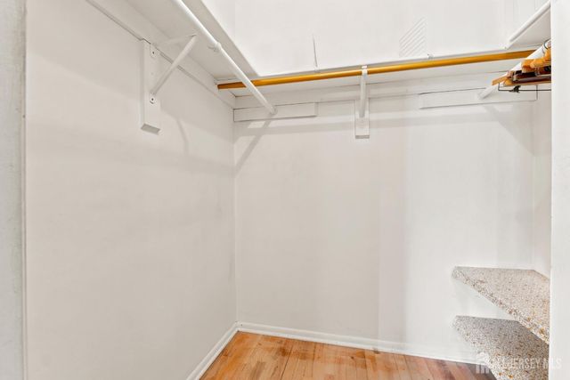 16 Irongate, Metuchen, NJ 08840