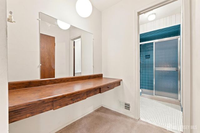 16 Irongate, Metuchen, NJ 08840