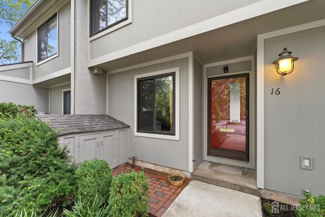 16 Irongate, Metuchen, NJ 08840