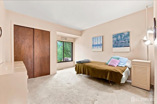16 Irongate, Metuchen, NJ 08840