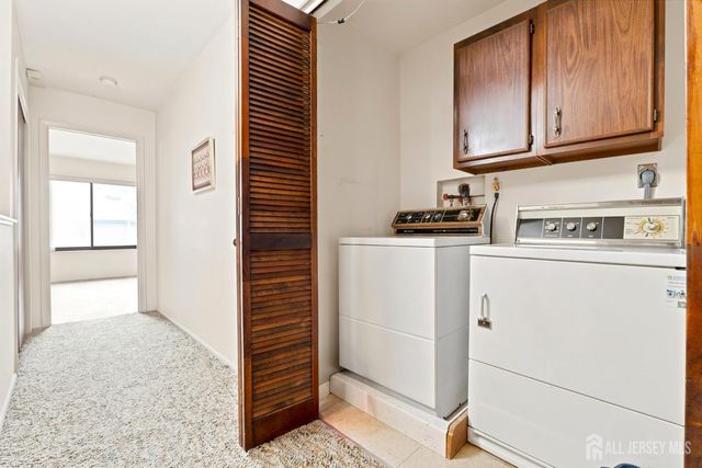 16 Irongate, Metuchen, NJ 08840