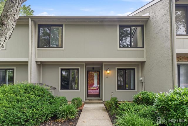 16 Irongate, Metuchen, NJ 08840