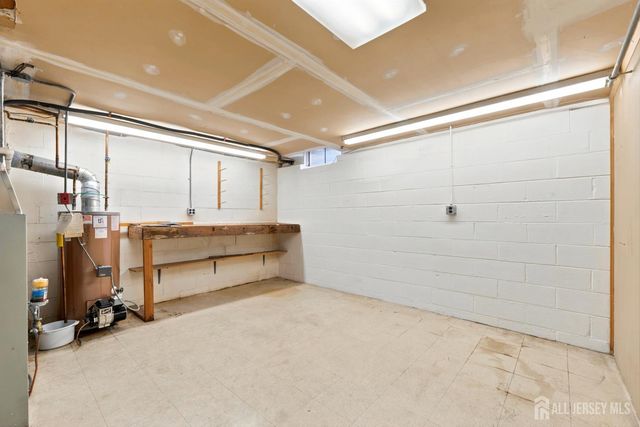 16 Irongate, Metuchen, NJ 08840