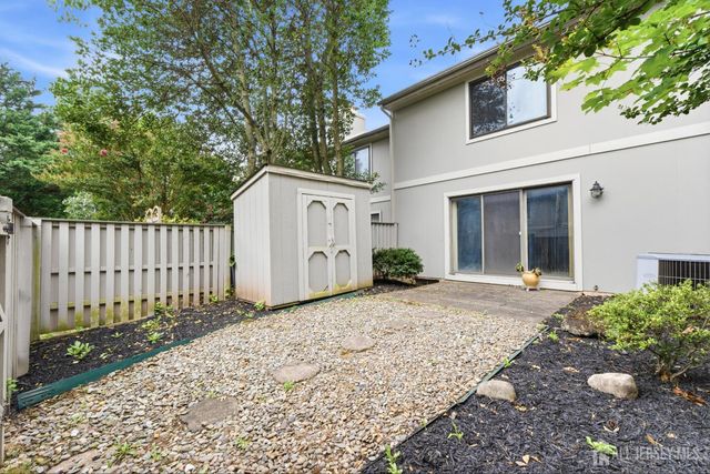 16 Irongate, Metuchen, NJ 08840