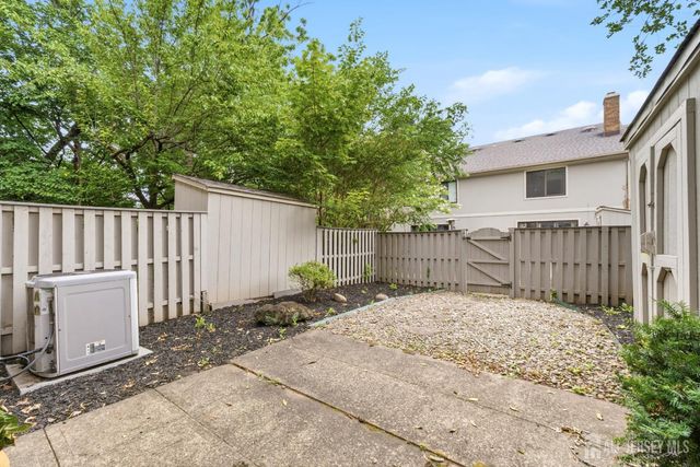 16 Irongate, Metuchen, NJ 08840