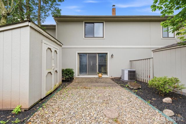 16 Irongate, Metuchen, NJ 08840