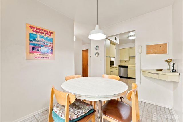 16 Irongate, Metuchen, NJ 08840