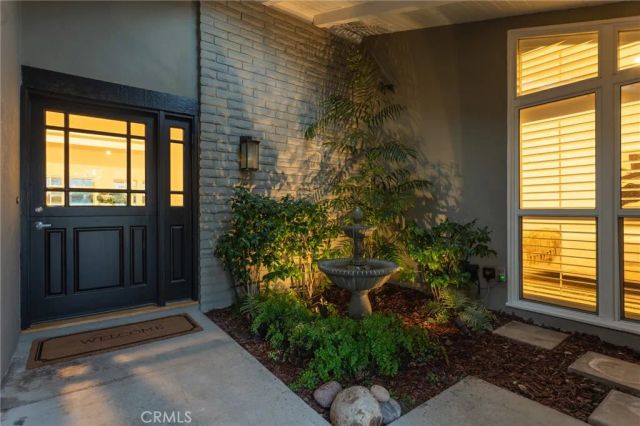 2102 Vista Entrada, Newport Beach, CA 92660