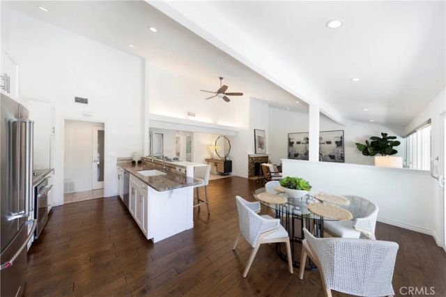 2102 Vista Entrada, Newport Beach, CA 92660