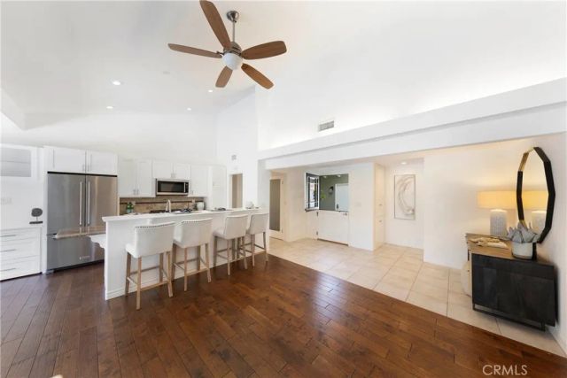 2102 Vista Entrada, Newport Beach, CA 92660