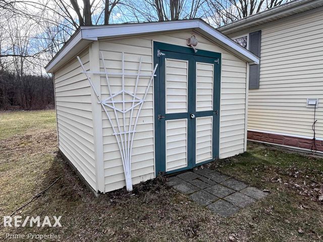 134 Apollo Avenue, Flushing Twp, MI 48433