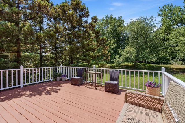 323 Baltustrol Circle, Roslyn, NY 11576