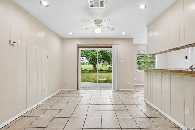 529 Willow Dr, Converse, TX 78109